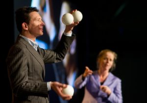juggling-training-more-balls-than-most juggling-training-workshop-teambuilding